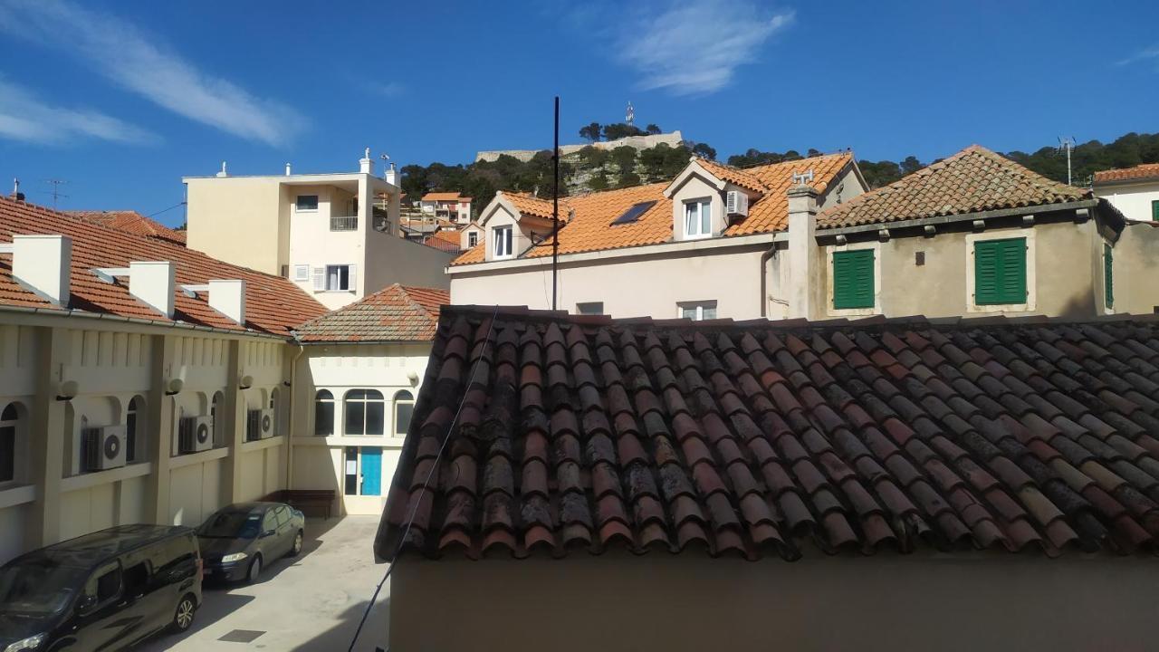 Charming Old Town Apartment Sibenik Exterior photo
