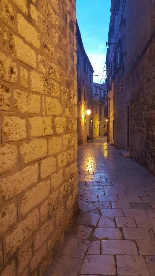 Charming Old Town Apartment Sibenik Exterior photo